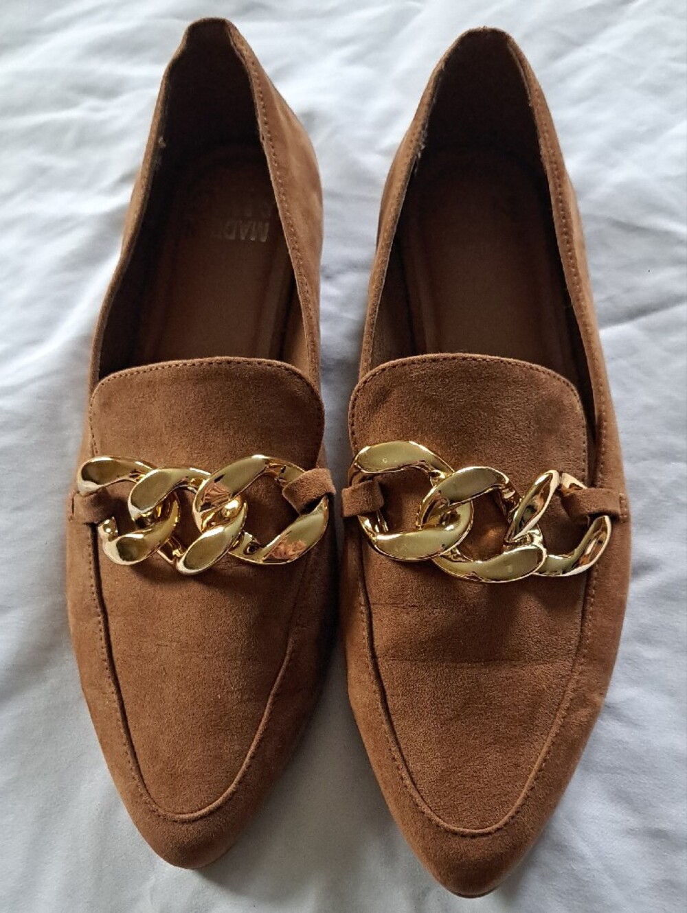 Madden NYC Chestnut Suede Pointed-Toe Loafers with Chunky Gold Chain Size 8 Chic